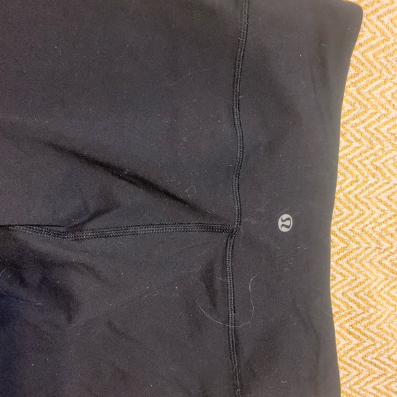 Lululemon Wonder Under Sz 6 mid rise black pant - Picture 5 of 6